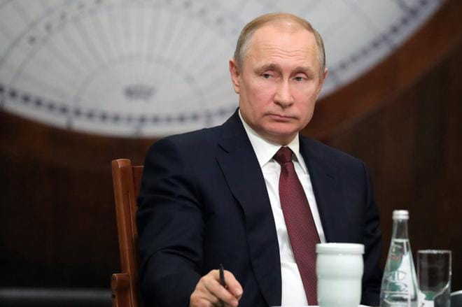 Vladimir Putin on ollut Kremlin isäntä vuodesta 2000. Seuraajakysymys näyttäisi olevan täysin auki. 65-vuotias ei tosin ole lähdössä ihan heti eläkkeelle. Todellisia haastajia Putinilla ei ole, sillä pääoppositiojohtaja Aleksei Navalny pidätetään aina protestien yltyessä. KUVA: MICHAEL KLIMENTYEV / SPUTNIK / KREMLIN POOL
