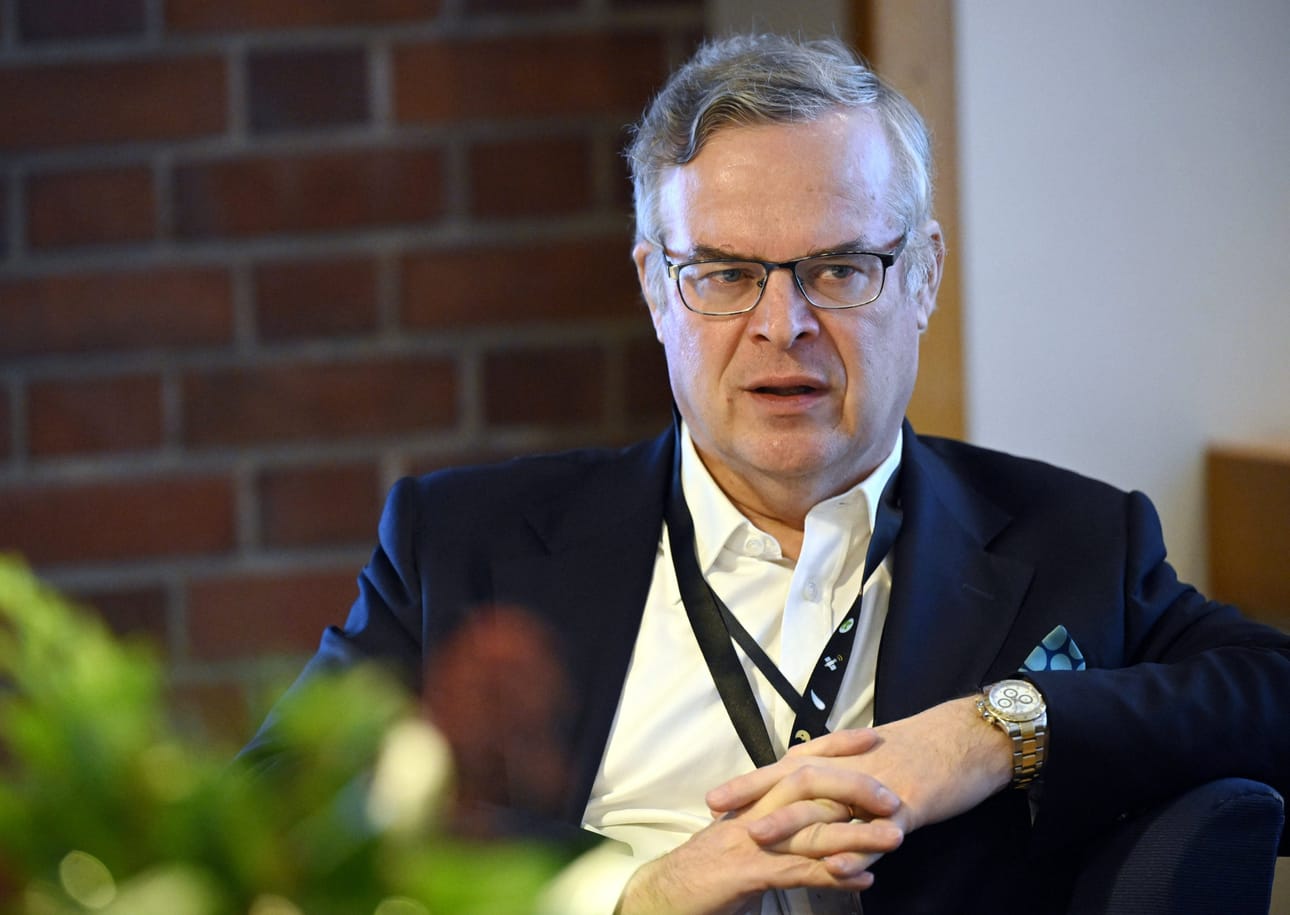 Kelan pääjohtajan Lasse Lehtosen lausunnot etätöistä ja Kelan henkilöstöstä ovat herättäneet keskustelua.