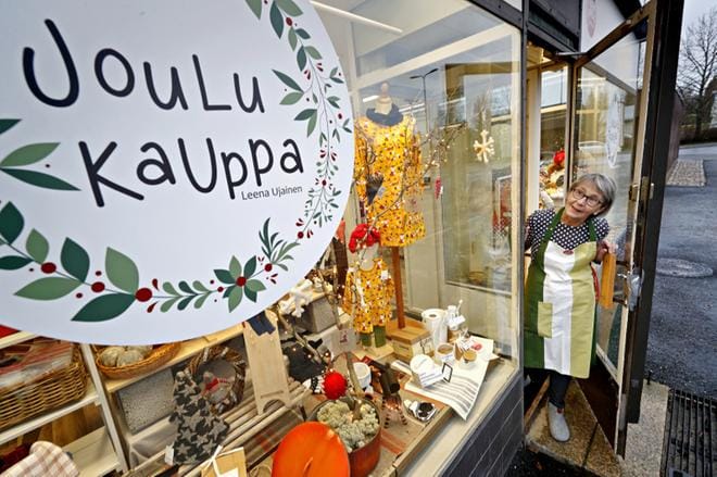 Leena Ujaisen joulukauppa on Kurikan keskustassa. Kuvat: Kari Löfhjelm
