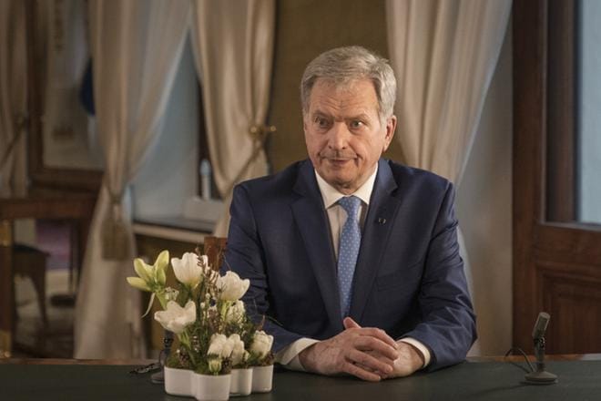 Uudenvuodenpuheessaan presidentti Sauli Niinistö käsitteli myös koronakriisiä ja kannusti suomalaisia ottamaan koronarokotteen. Lisäksi hän muistutti ilmastonmuutoksen torjumisen tärkeydestä. KUVA: Jon Norppa/Tasavallan presidentin kanslia