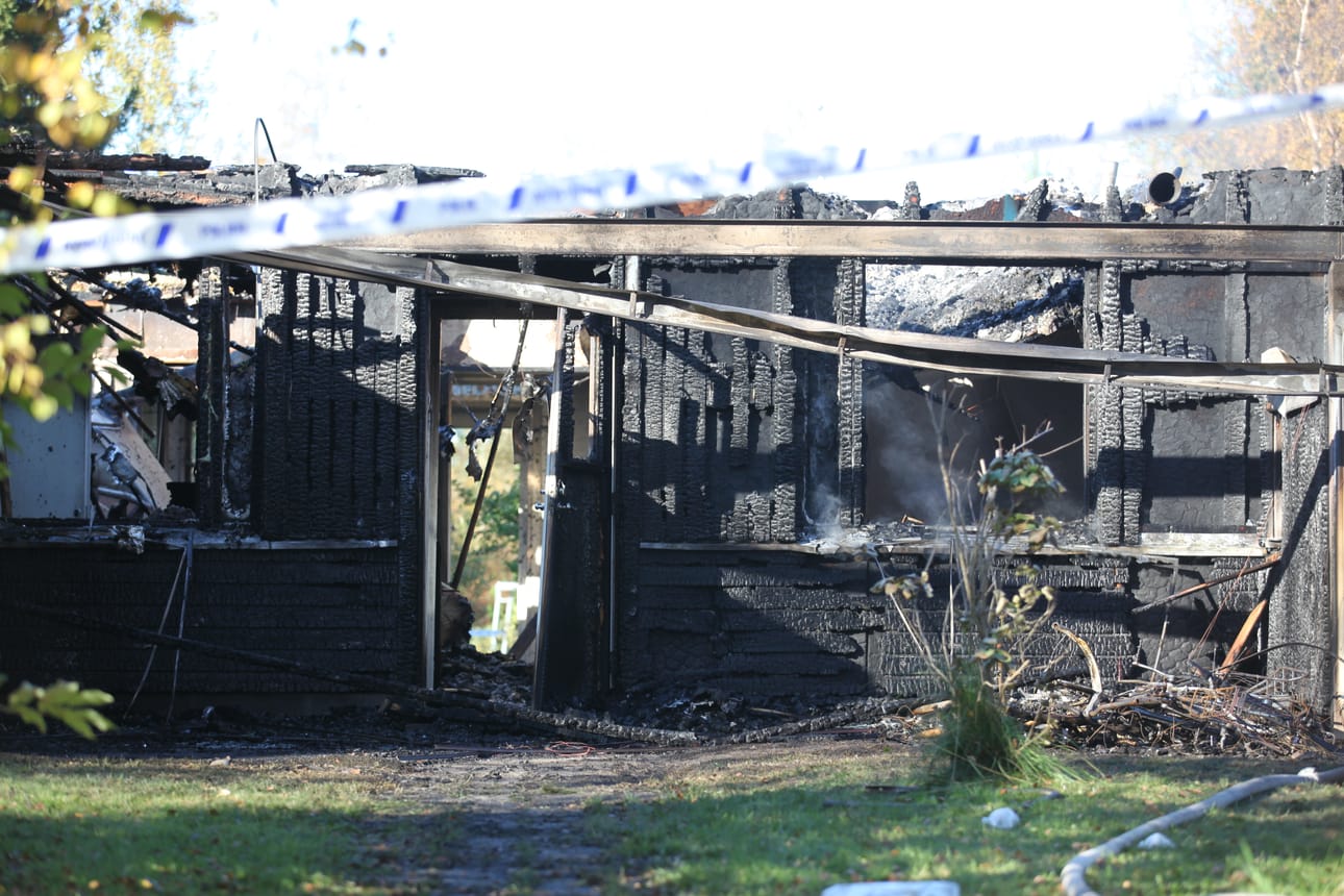 Rivitalo tuhoutui täysin kahden lapsen hengen vaatineessa tulipalossa Pattijoella.