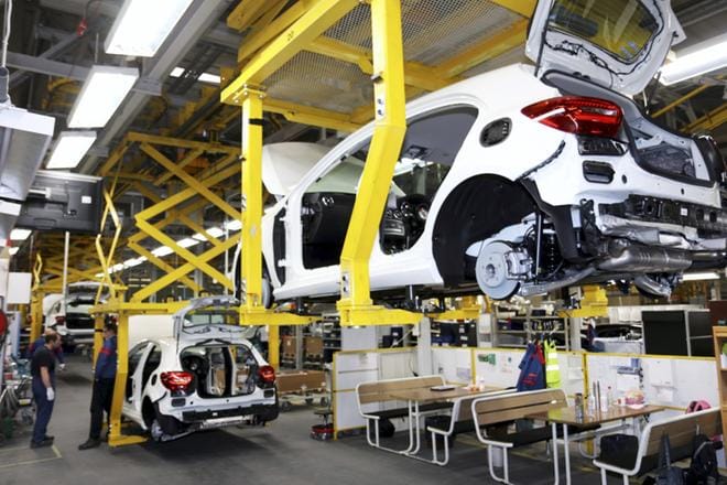 Valmet Automotiven tehtaalla Uudessa kaupungissa valmistetaan Mercedes-Benzejä Saksan vientiin. Saksasta valtaosa Mersuista viedään Yhdysvaltojen markkinoille. KUVA: KARI PITKÄNEN