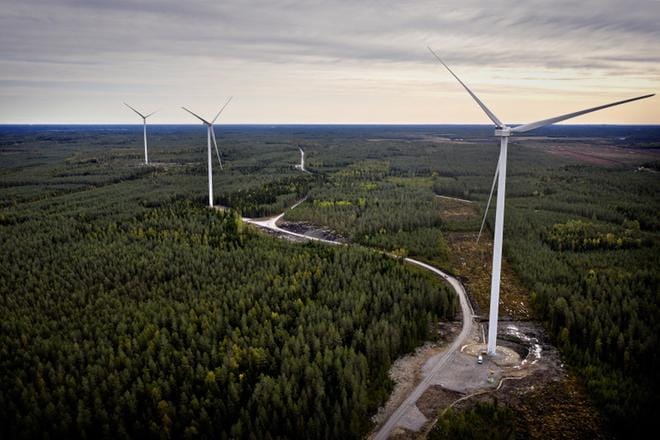 Kurikassa tuulivoimaloita on rakennettu hiljattain myös Ponsivuoreen. ARKISTOKUVA: TOMI KOSONEN