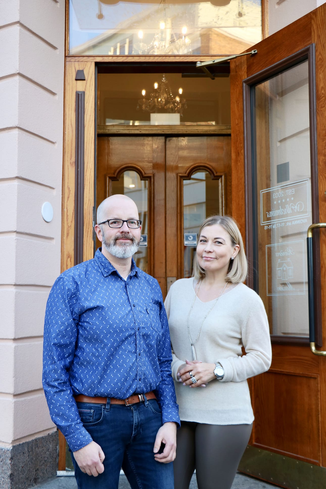 Minna ja Esko Jylängin Kaunis Koti Wilhelmiina sijaitsee Vanhan apteekin talossa Oulun Torikadulla.
