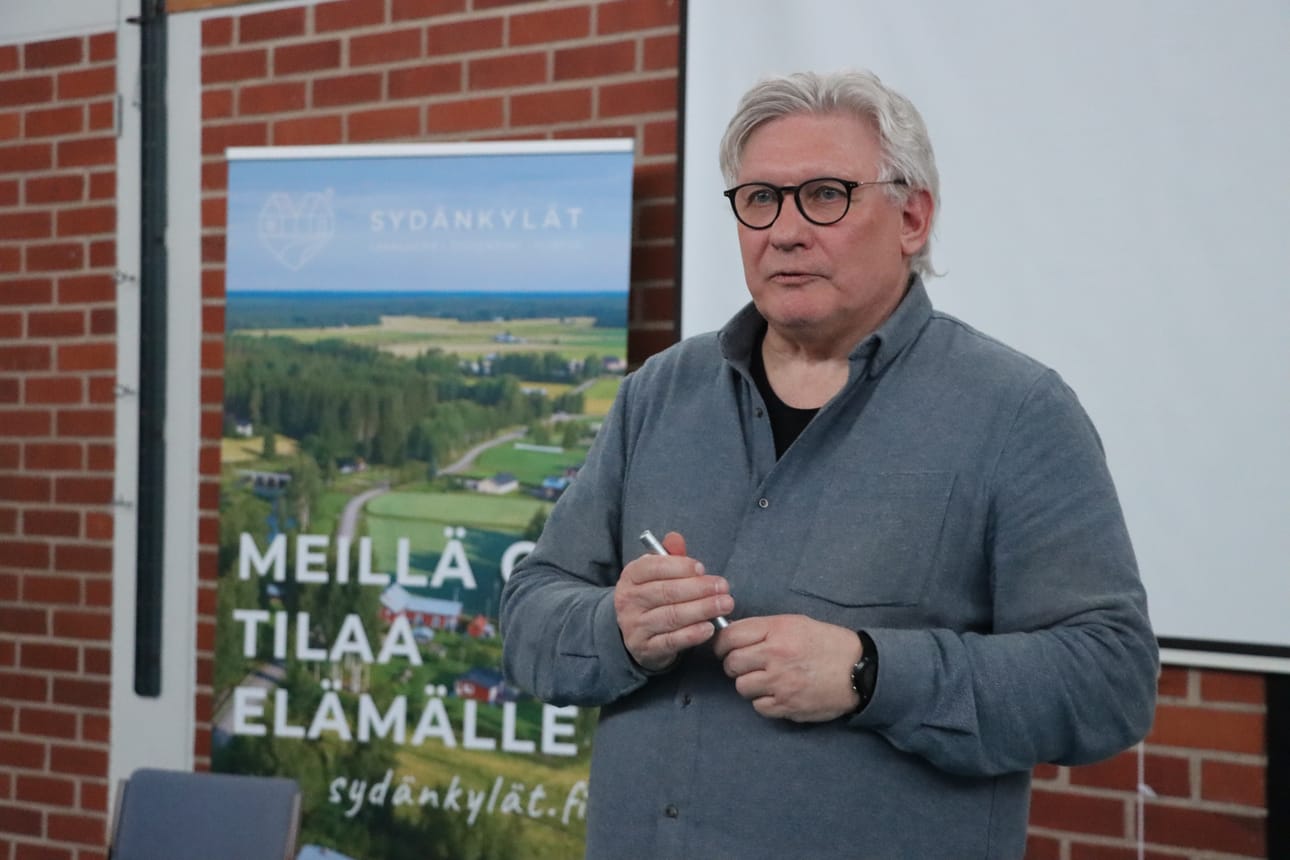 Lapualainen Jorma Kallio on toista kautta mukana kotiseurakuntansa päätöksenteossa. Hän kuuluu kirkkovaltuustoon ja toimii kirkkoneuvoston varapuheenjohtajana.