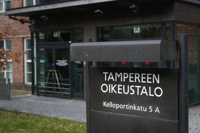 Syyttäjä on vaatinut syytetyille 70–80 päiväsakkoa kullekin. Syytetyt ovat kiistäneet syyllistyneensä rikokseen. LEHTIKUVA / KALLE PARKKINEN