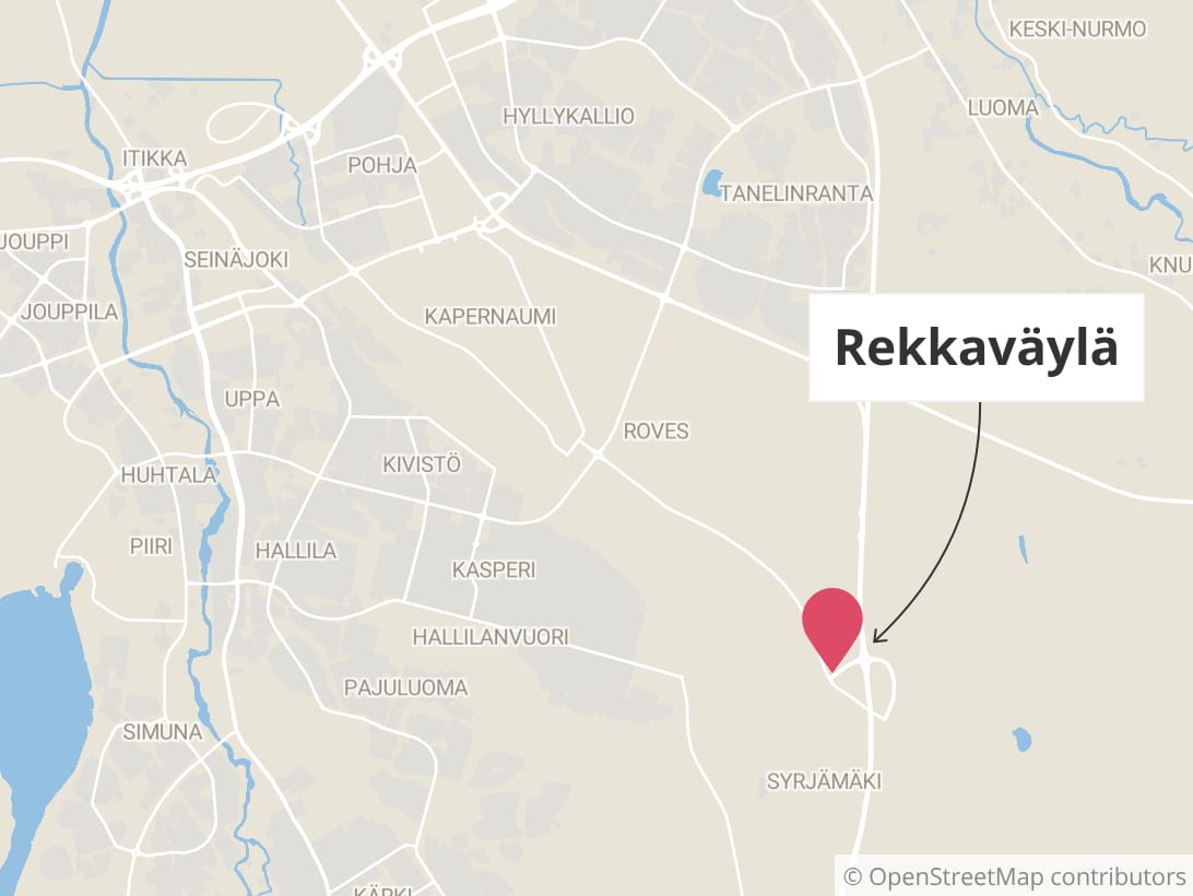 Seinäjoen keskustan suunnasta kohti Itäväylää matkannut pienkone teki pakkolaskun Rekkaväylälle.