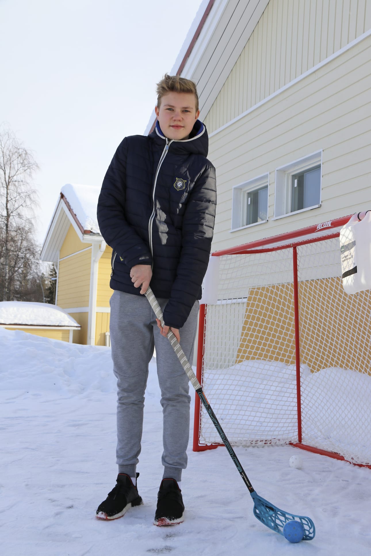 Nico Paasovaaran kotipihalla on pelattu sählyä ahkerasti. Nyt pojan haaveissa siintää paikka maajoukkueessa.