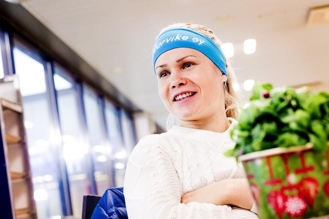 Petra Olli teki Pohjanmaata tutuksi näyttelijä Ville Haapasalolle lokakuun alussa. Kuva: Jaakko Elenius / arkisto