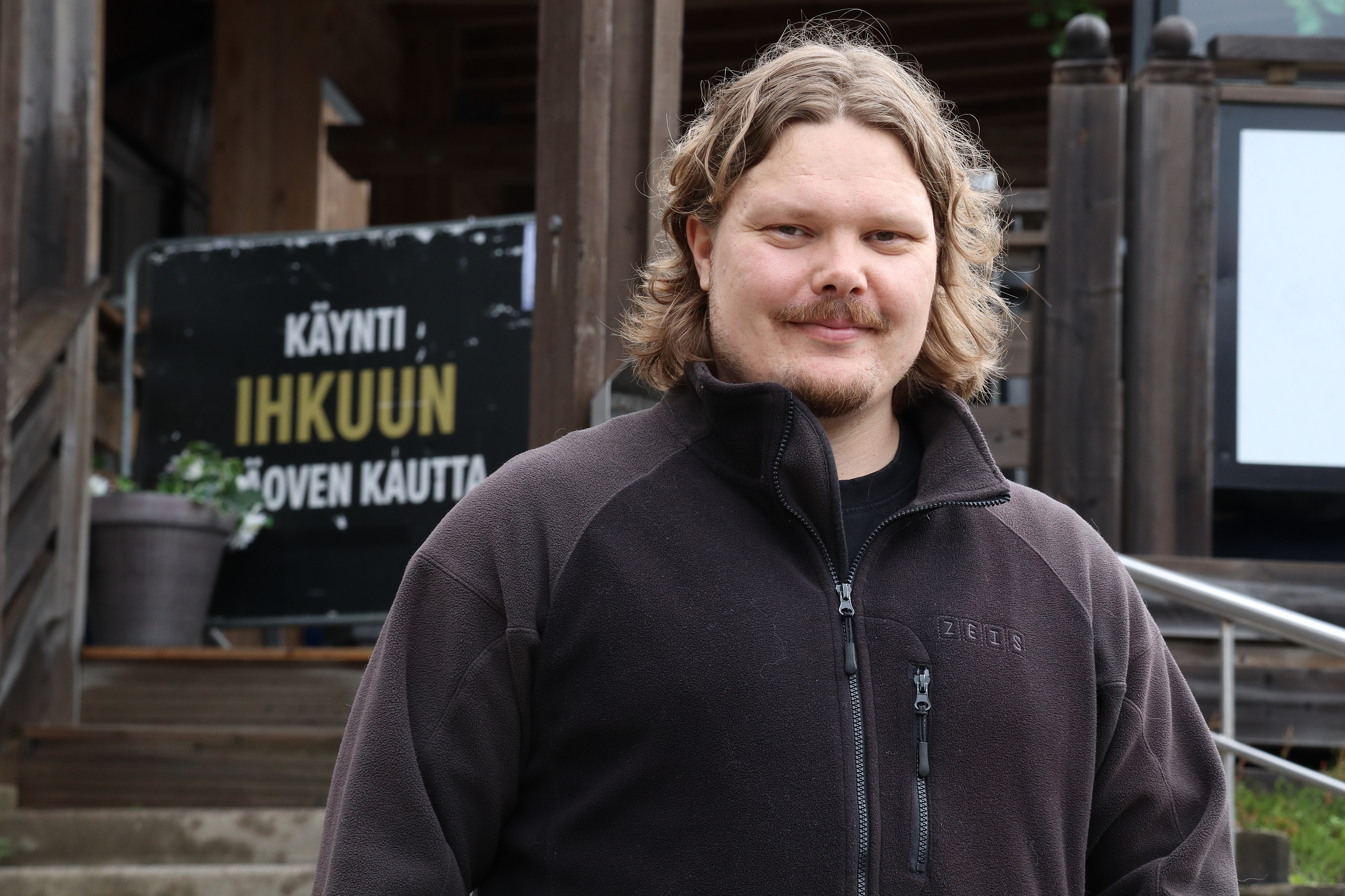 Kuusamolaislähtöinen Miikka Miinala kilpailee Vuoden stand-up-tulokkaan tittelistä – "Pelkkä kutsu oli jo voitto"