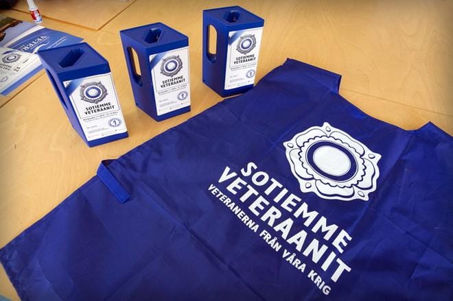 Veteraanikeräystä ei järjestetty tänä vuonna koronan takia. Rahankeräyksiin tarvitaan lupa, jota voi hakea Poliisihallitukselta. Luvan voi saada yleishyödyllinen yhteisö. Arkistokuva: Jouko Hänninen