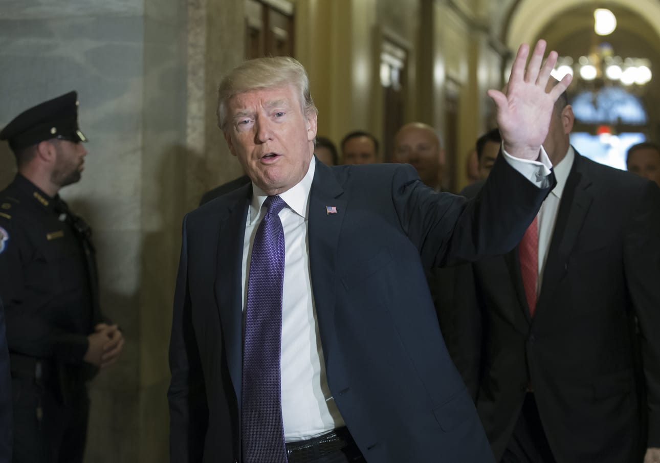 Parlamentin edustajainhuone hyväksyi torstaina presidentti Donald Trumpin esittämän verouudistuksen. Lakiesitys vaatii vielä senaatin hyväksynnän.