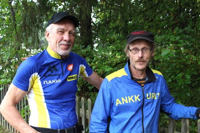 Alajärven Ankkurien suunnistusjaosto isännöi maakuntaviestiä sunnuntaina. Kilpailunjohtajana toimii Timo Halla-aho (oik.) ja tiedottajana Unto Kortesalmi. KUVA: SAILA COLLANDER