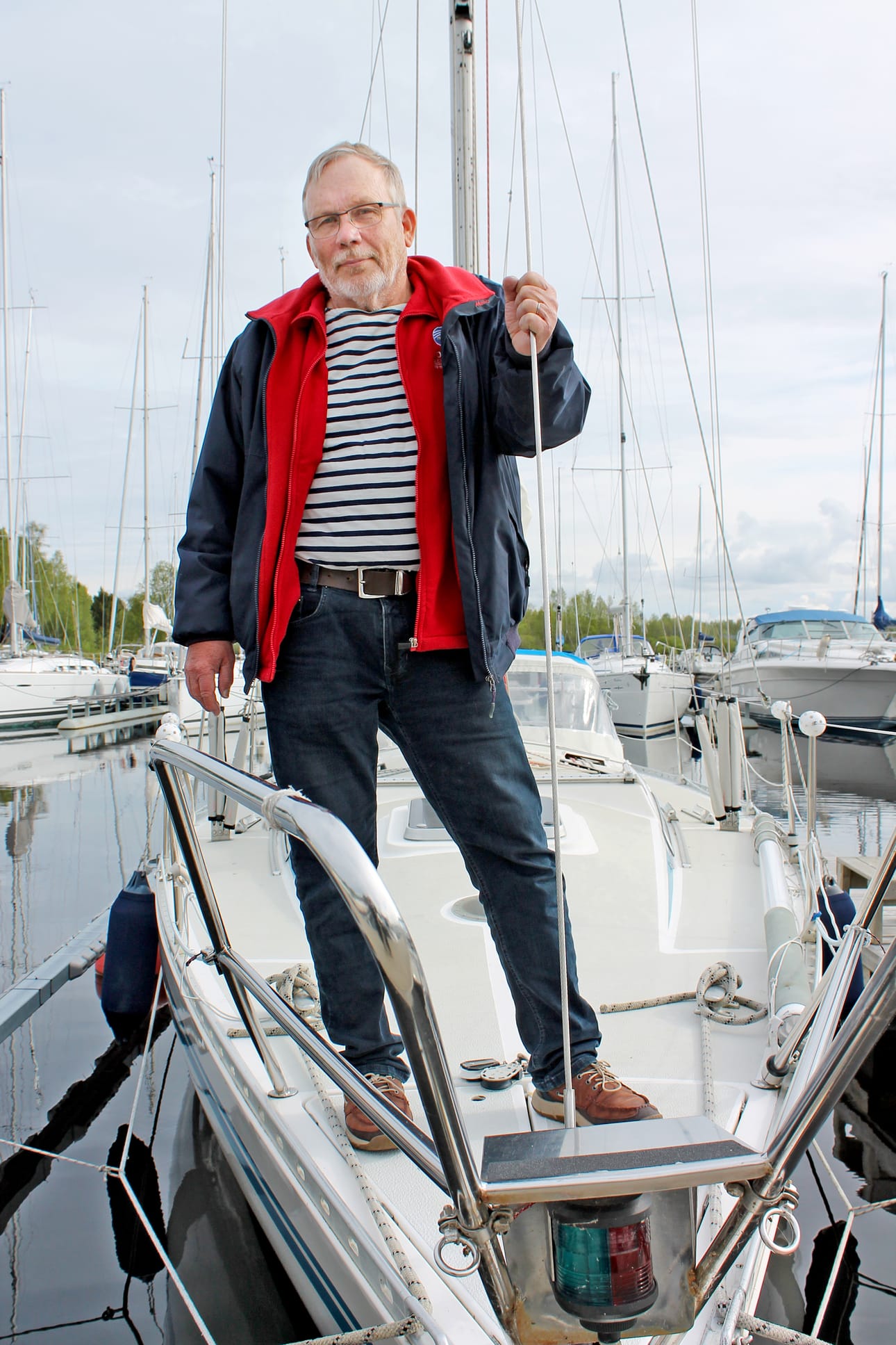 Oululainen Seppo Parhi on viettänyt aikaansa vesillä 2-vuotiaasta lähtien. Merellä oleminen tuo hänen mukaansa mielenrauhaa.