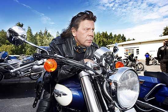 Pate Mustajärvi ei vielä kuulu suomalaiseen Triumph clubiin. "Olen tällainen hang around -jäsen. Ehkä tämä kokoontumisajo on tulikaste ja sitten minut hyväksytään jäseneksi."