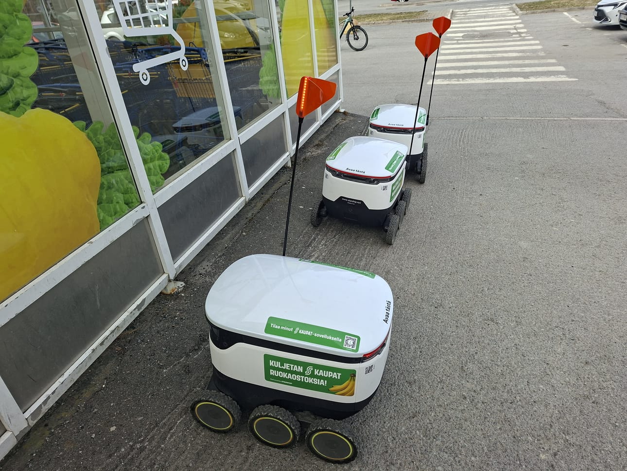 Laajennuksen jälkeen ruokarobotteja on Eepeen toimialueella 20 eri myymälässä.