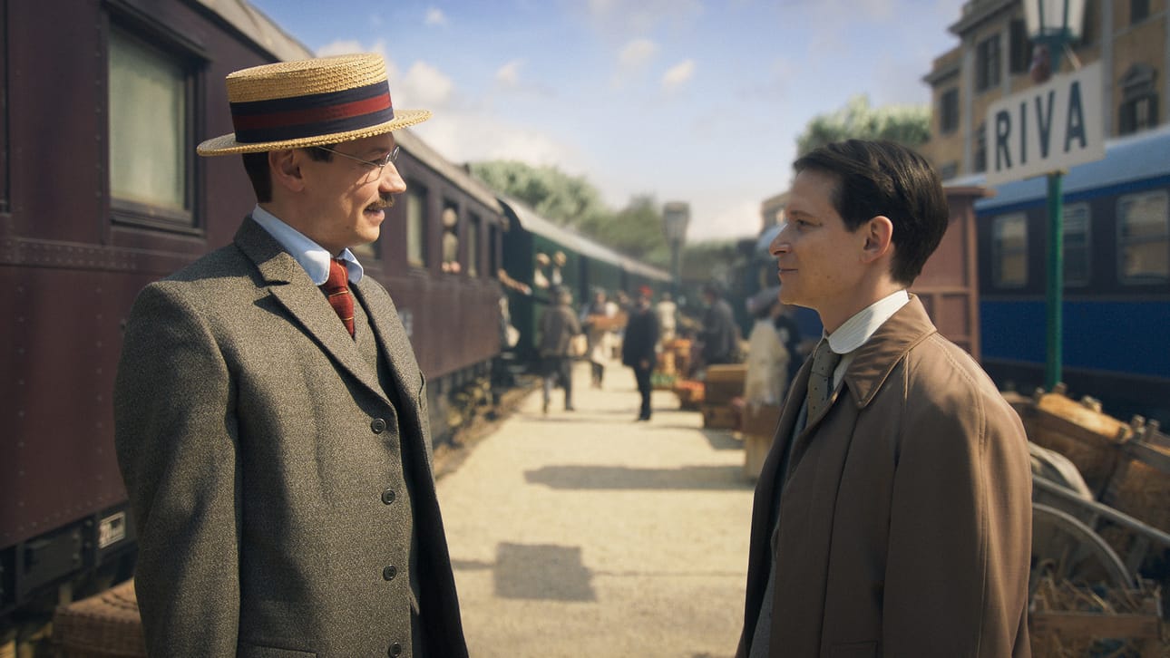 David Kross (vas.) on Max Brod, Joel Basman Franz Kafka. Kuva: ORF/Superfilm/