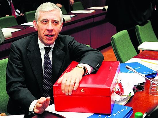 Suomalaiset kävivät tapaamassa Britannian ulkoministeri Jack Straw'ta.
