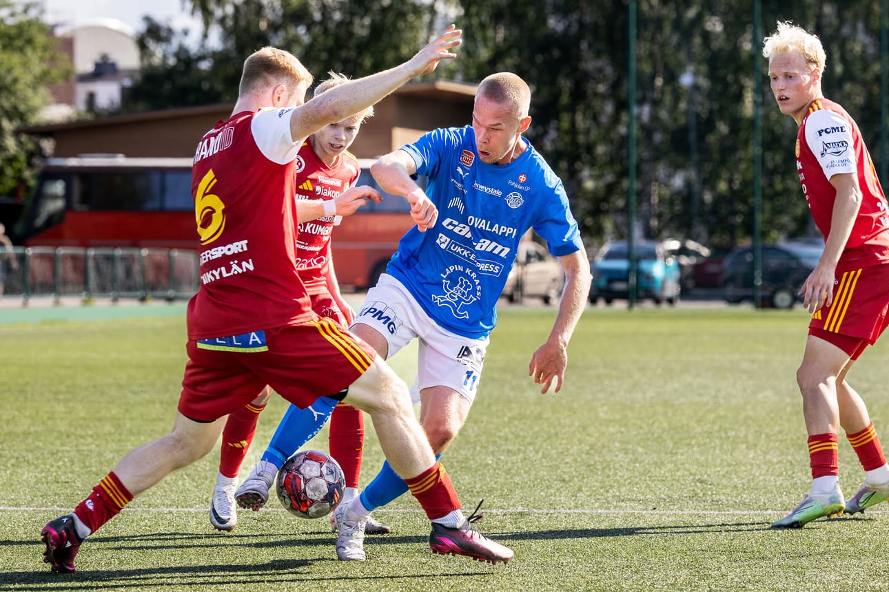 Lauantain miesten Ykkösen ottelussa RoPS sai oman hyökkäyspelinsä vireeseen. Kolmesta pussitetusta maalista viimeinen päätyi Jazzin verkkoon Tuomas Varhin jalasta.
