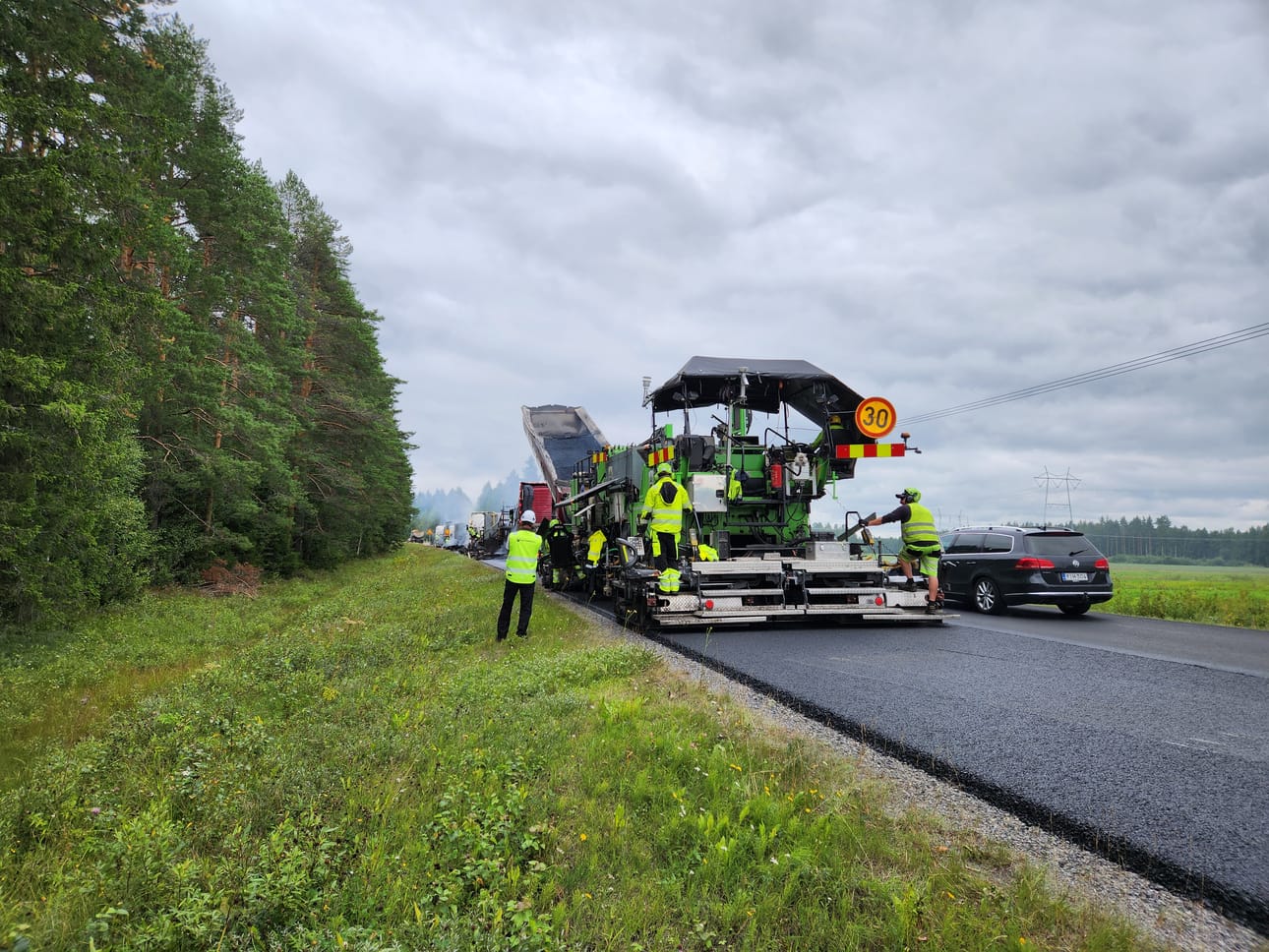Kesä tuo teille uuden pinnan – Pohjois-Pohjanmaalla ja Kainuussa päällystetään kesän aikana lähes 300 kilometriä.