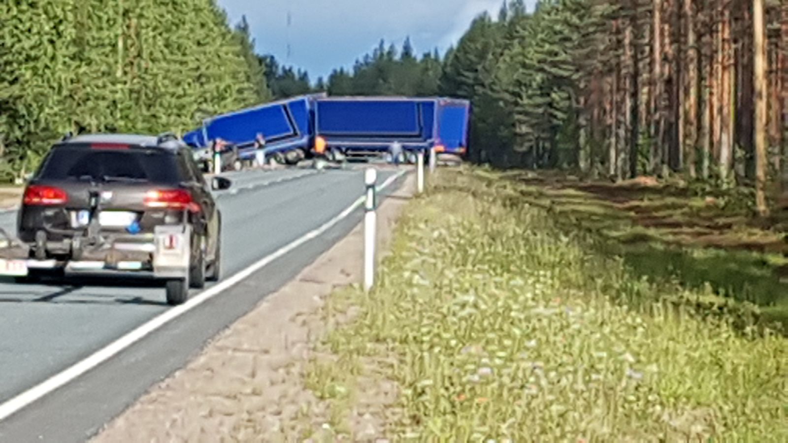 Liikenneonnettomuudessa oli mukana raskas ajoneuvo.