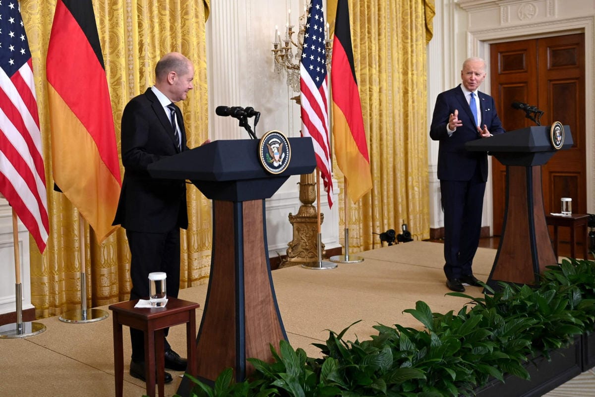 Saksan liittokansleri Olaf Scholz ja Yhdysvaltain presidentti Joe Biden tapasivat Washingtonissa myöhään maanantai-iltana Suomen aikaa. LEHTIKUVA/AFP