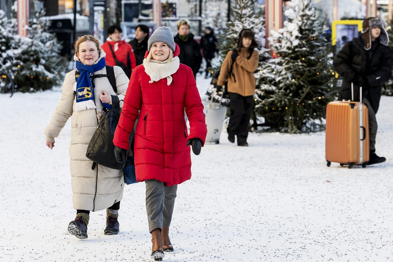 Valtiovarainministeri Riikka Purra (ps.) vieraili viikonloppuna Lapissa. Purra kertoo tavanneensa Rovaniemellä kaupungin ja Enontekiön kunnan edustajia. Puheenaiheina olivat muun muassa alueellinen matkailijavero ja lyhytvuokraus. Purra sanoo, että hallituksen tavoitteena on saada matkailijavero käyttöön ensi vuonna.