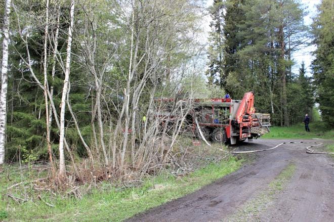 Omakotitalo tuhoutui rajussa palossa Kelloharjuntiellä Kristiinankaupungin Tiukassa. Kuva: Lotta Kallio