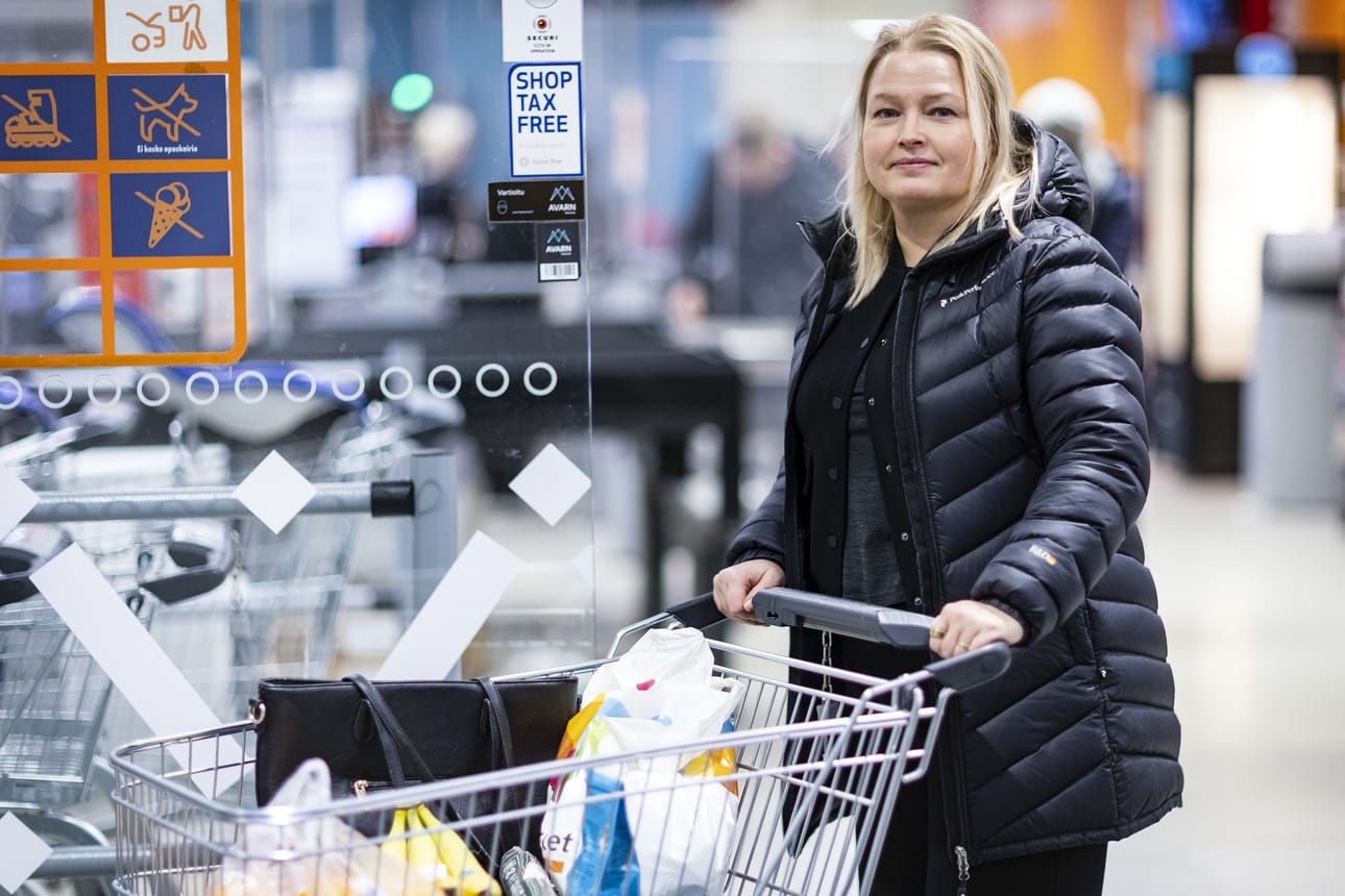 Satu Kaleva täydensi viikonlopun ruokavarastoja Pekurin kauppakeskuksessa Oulussa.