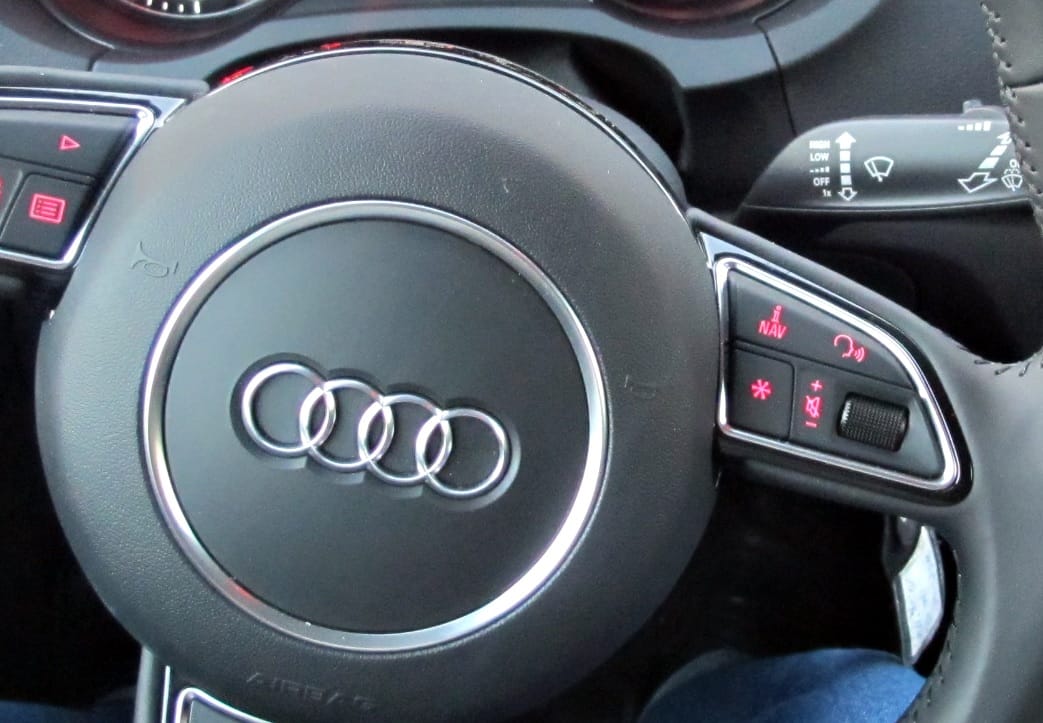 Yksi liikkeen myymä nelivetoinen Audi A4 oli kasattu kahdesta kolariautosta. Kuvituskuva ei liity tapaukseen.
