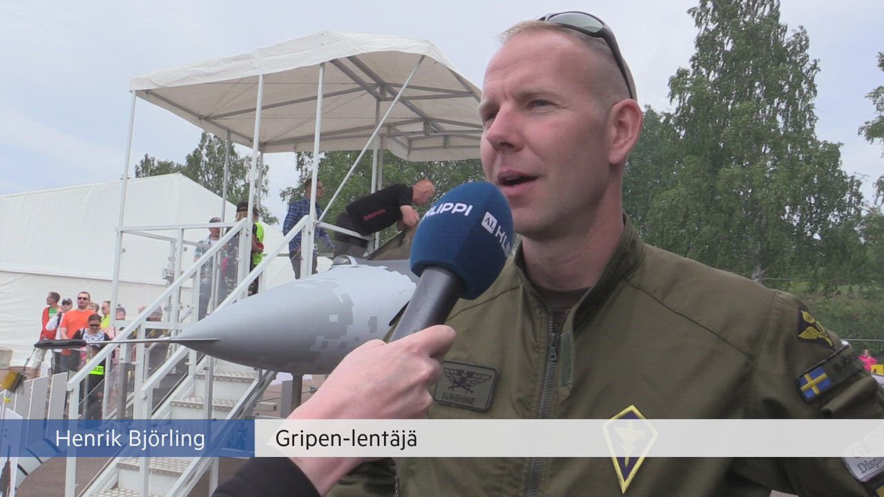 Ruotsalainen Gripen-hävittäjä on yksi ehdokas Hornetien seuraajaksi