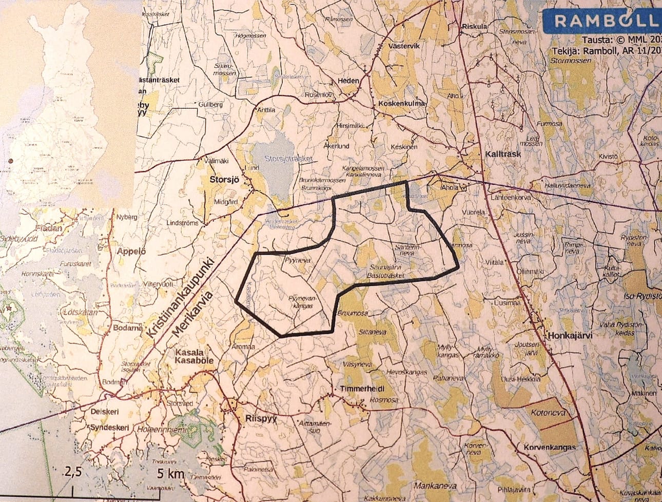 Pyynevankankaan suunnitellun tuulivoima-alueen alustava rajaus on kartalla mustalla ääriviivalla.