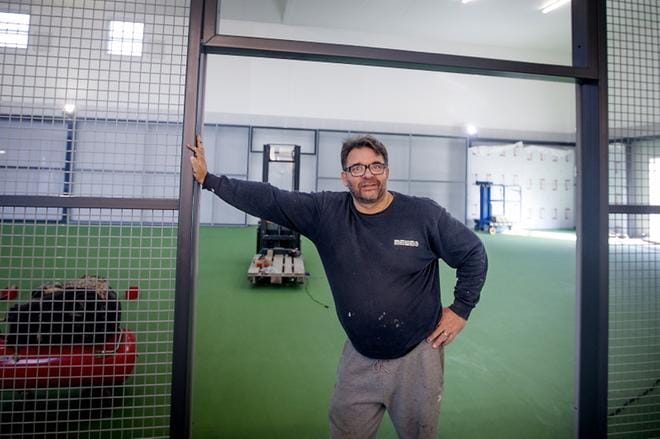 Lapualaisyrittäjä, Alajärven Menkijärveltä kotoisin olevan Harri Seppälän padel-halli sijaitsee Vanhan Paukun kulttuurikeskuksen läheisyydessä. KUVA: JAAKKO ELENIUS