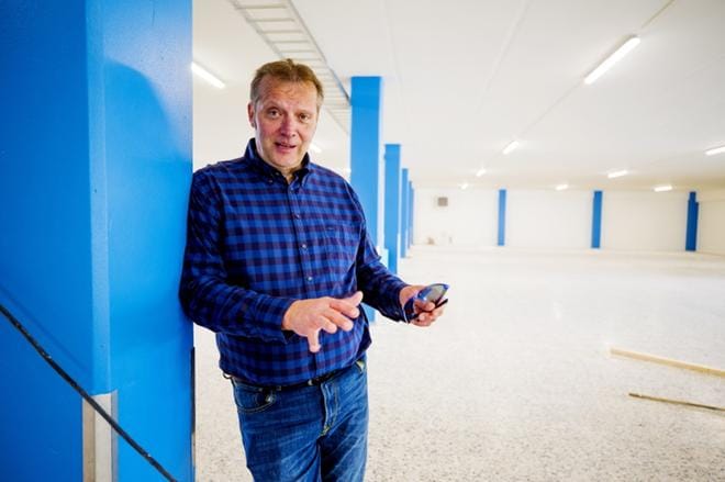 Yrittäjä Arto Leppälä kertoo harkinneensa, pitäisikö uusi halli remontoida Jalasjärven sijaan Seinäjoelle. KUVA: PIPSA HAVULA