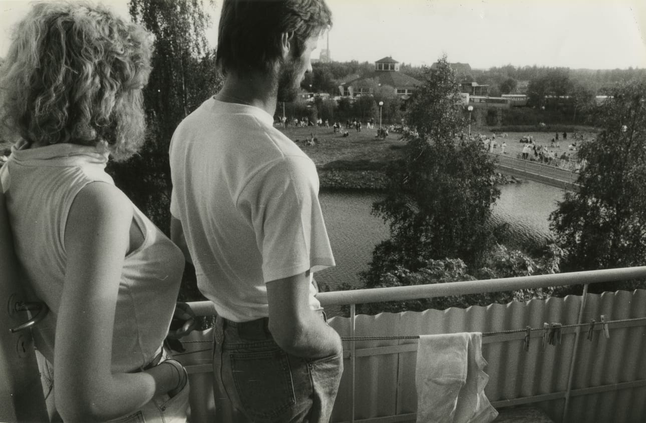 Vuonna 1987 väki oli matkalla Kuusisaareen ja Kuusrockiin, paviljonki näkyy taustalla.