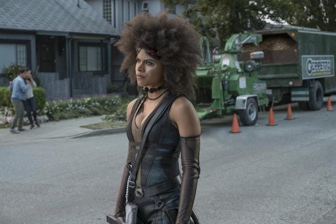 Vauhtiin pääseminen on supersankarielokuvan jatko-osan Deadpool 2:n suurin ongelma. Jatko-osan lennokkain uusi kasvo on Zazie Beetzin esittämä Domino.