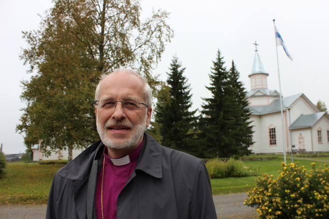 Lapuan hiippakunnan piispa Simo Peura toimittaa tänä viikonloppuna piispantarkastuksen Soinin seurakunnassa. Sunnuntaina ohjelmassa on piispanmessu sekä Soinin kirkkoherra Pasi Kilpeläisen virkaanasettaminen. KUVA: REIJO HEIKKILÄ