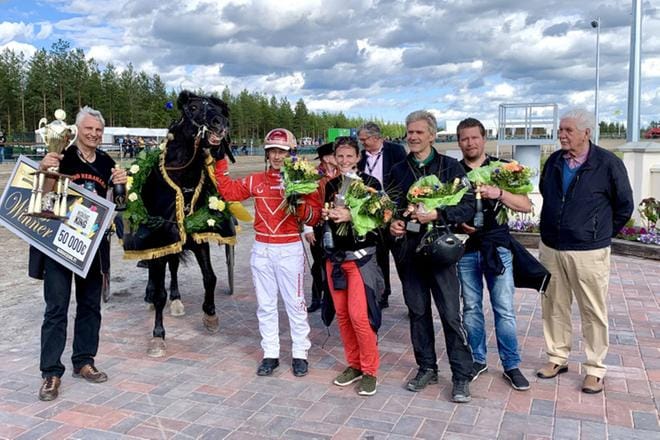 Odd Heraklesia juhlittiin Nordic Kingin voittajana Alahärmässä kesällä 2019.