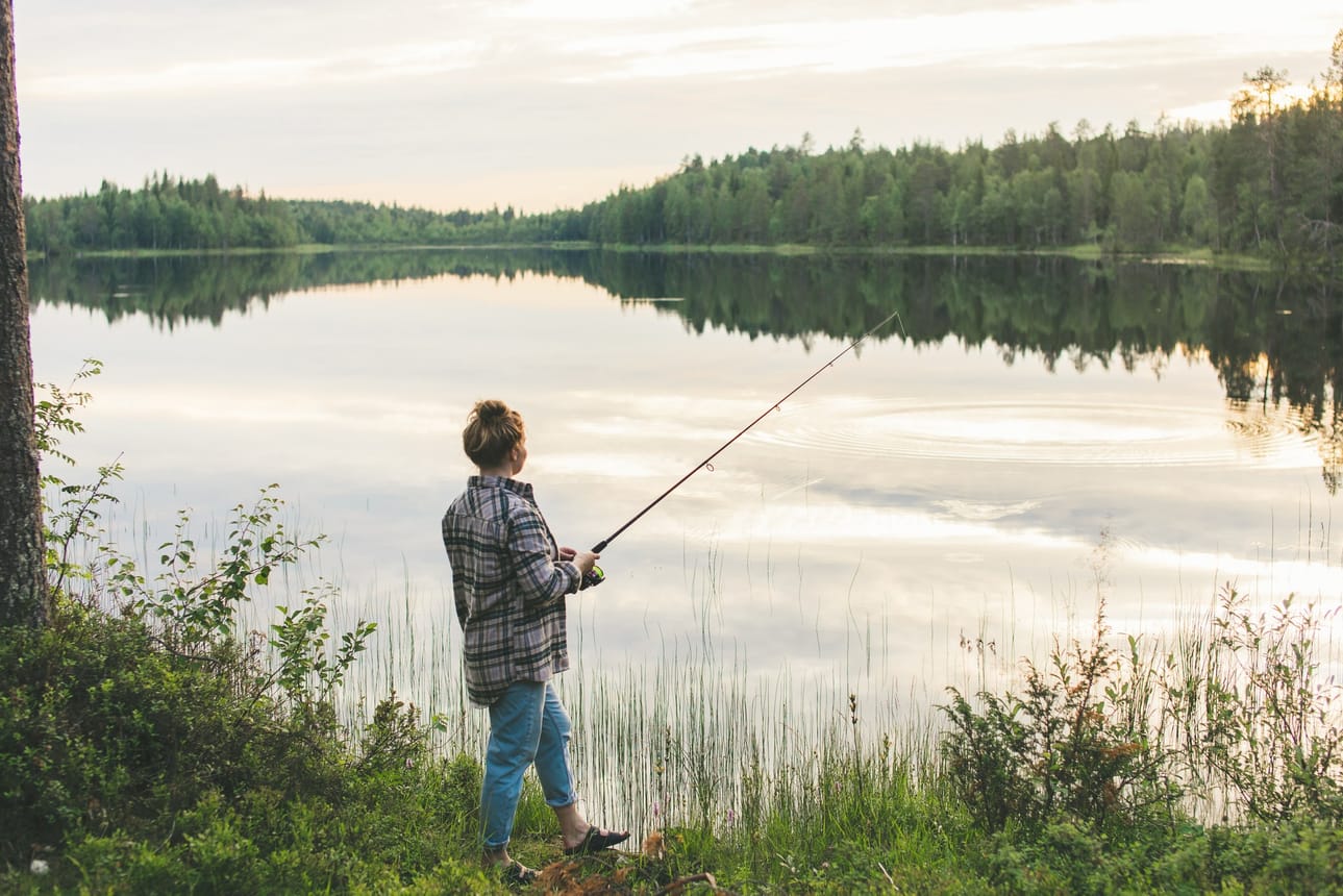 Koko Kuusamo kalastaa -perhetapahtuma järjestetään nyt ensimmäistä kertaa. Tapahtumaan ovat tervetulleita kaikki vauvasta vaariin. Kuvituskuva.