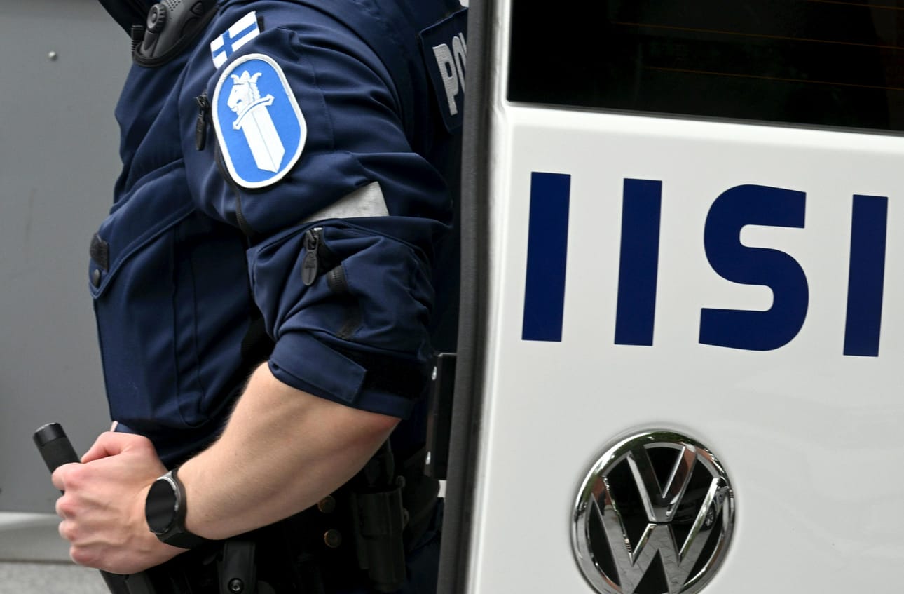 Linja-autossa oli Oulun poliisin mukaan tapahtuma-aikaan matkustajia sisällä, mutta kukaan ei loukkaantunut. Arkistokuva. LEHTIKUVA / Jussi Nukari