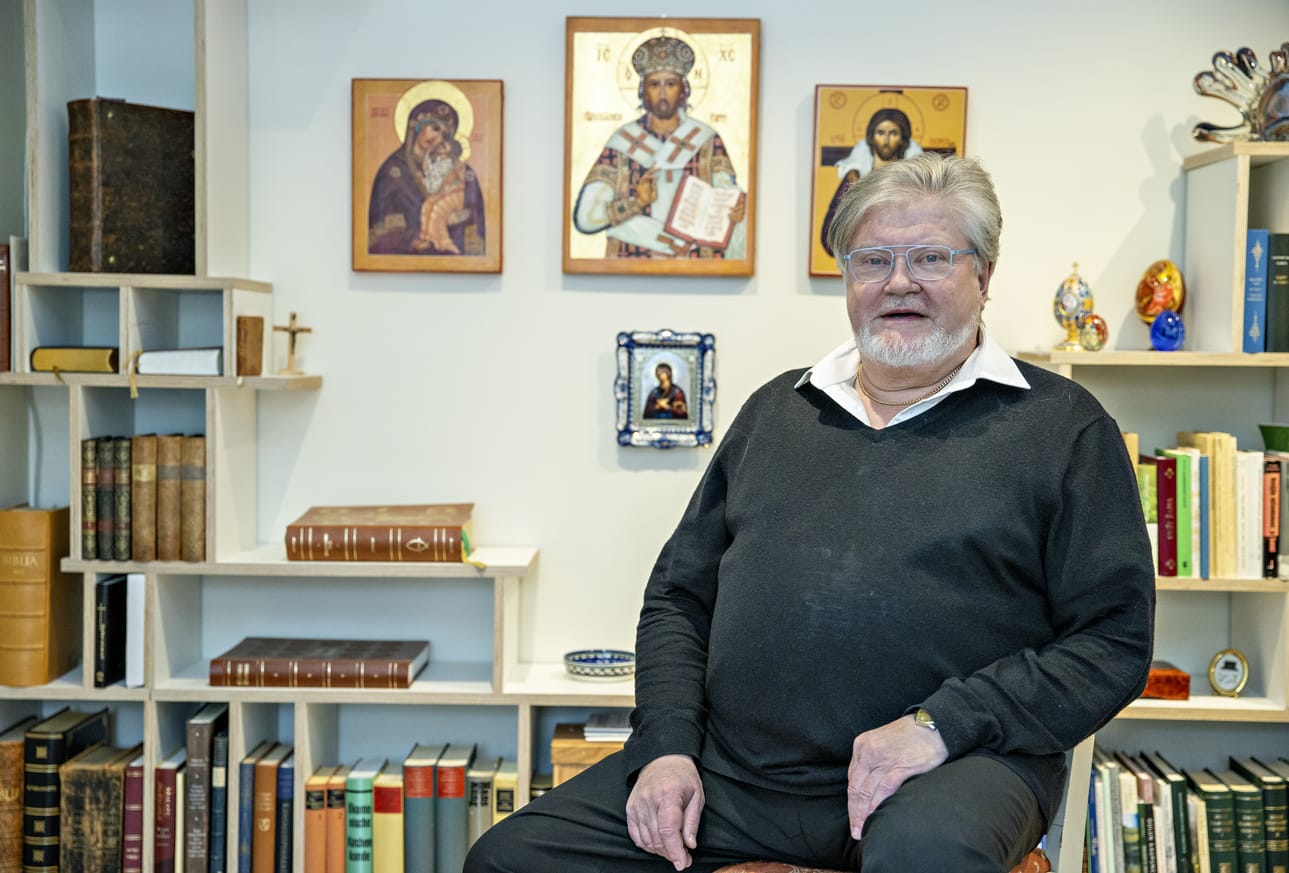 Viimeinen vuosi, jolloin elämä monilta osiltaan seisahtui, on antanut Samuel Salmelle mahdollisuuden myös syventyä Oulun-kodin kirjastohuoneen rauhaan.