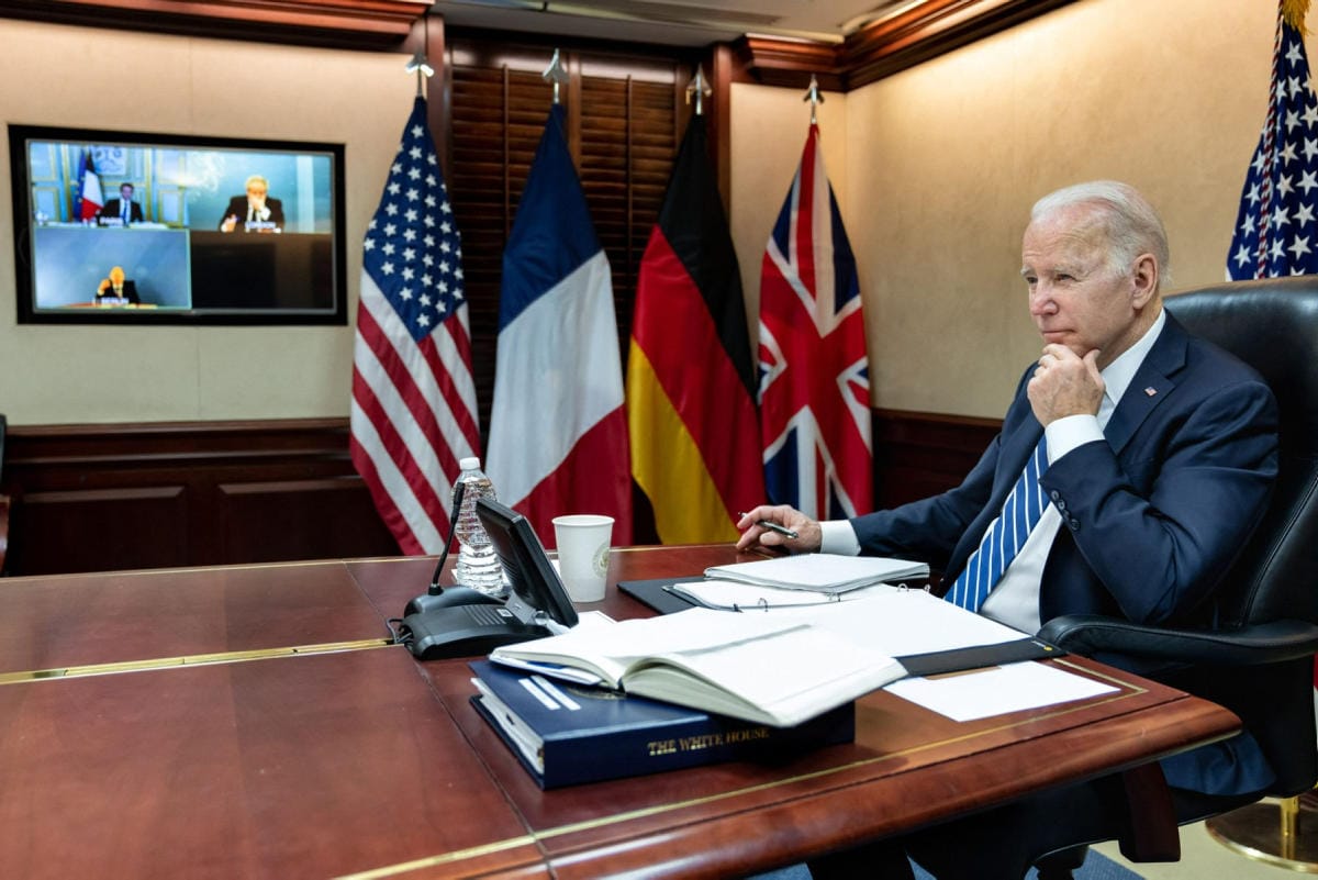 Amerikkalaismedian mukaan Yhdysvaltain presidentti Joe Biden ilmoittaa vielä tänään maan lopettavan öljyntuonnin Venäjältä. LEHTIKUVA/AFP