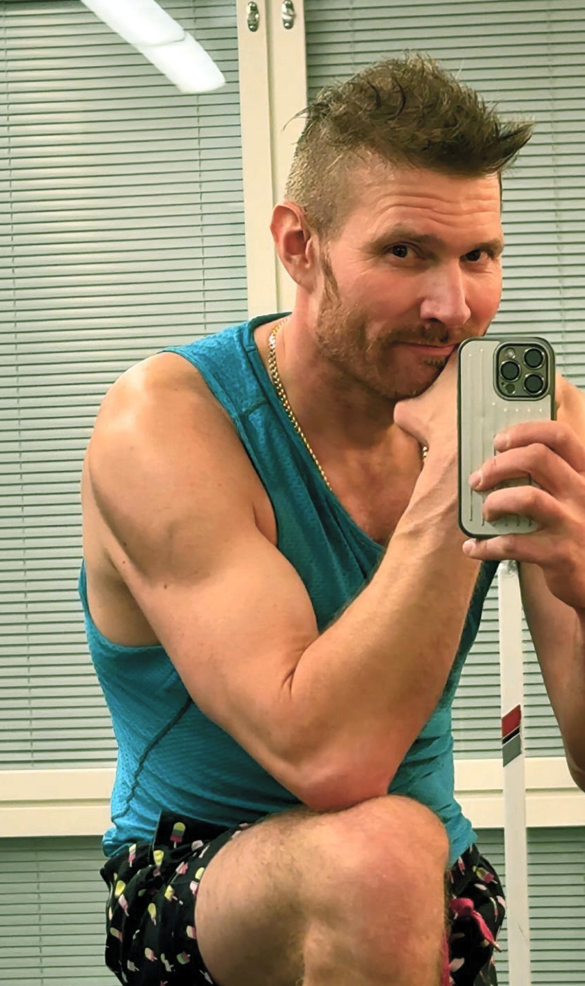 Kaverikirja: lapsuuden haaveitaan elävälle Sami Keskiselle maistuvat hasselpähkinät suklaan seassa