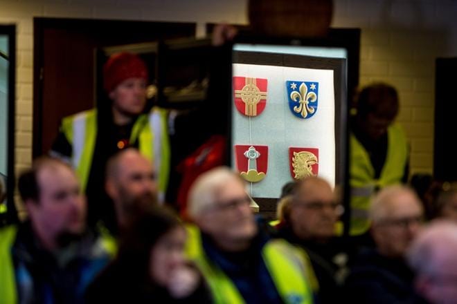 Kolmannes mustasaarelaisista käy töissä Vaasassa, mutta enemmistö kuntalaisista osoitti sekä kansanäänestyksessä että valtuustossa asuvansa mieluummin itsenäisessä Mustasaaressa.