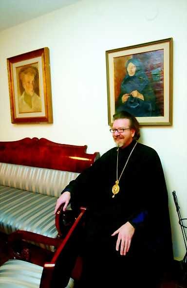 Teoksesta huokuu rauha . Venny Soldan-Brofeldtin herännäismummosta metropoliitalla riittää eniten kerrottavaa.