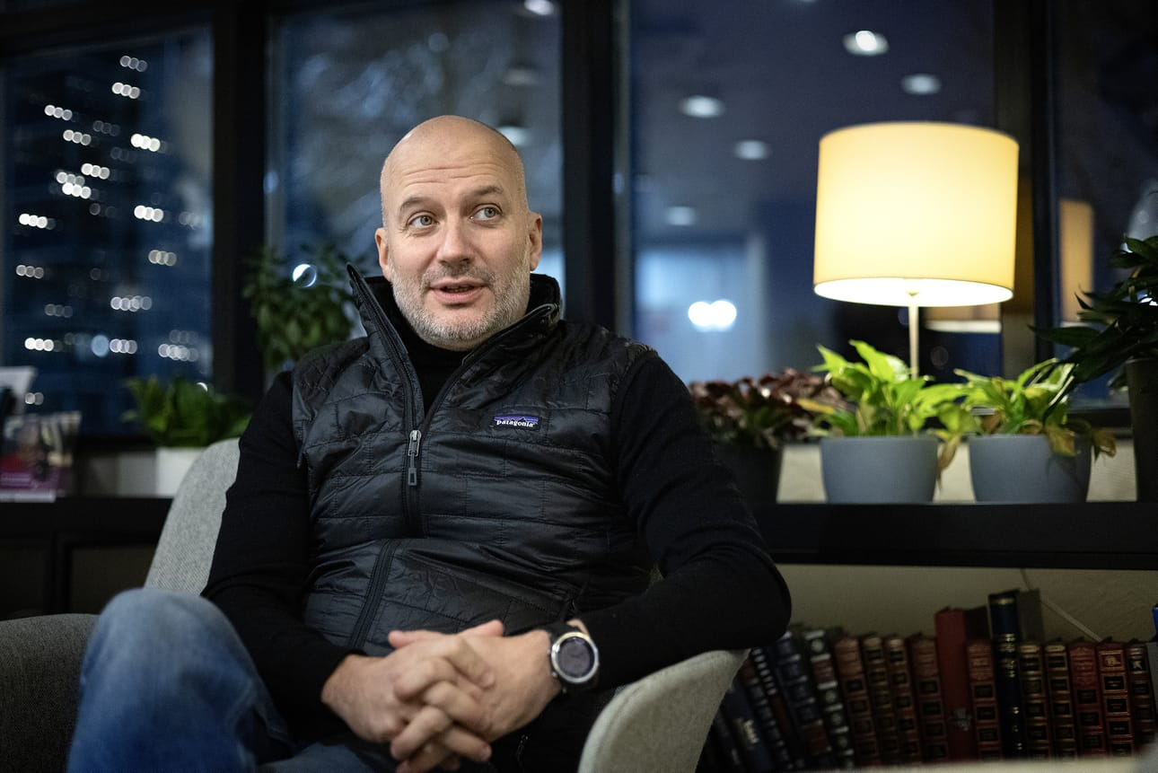 Samu Konttinen kertoi Loihteen tuoreista kaupoista Puolustusvoimille ja Finavialle. Arkistokuva.