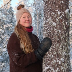Joogaa suolla, metsässä tai tunturissa – tällaista on luontojooga Kuusamossa