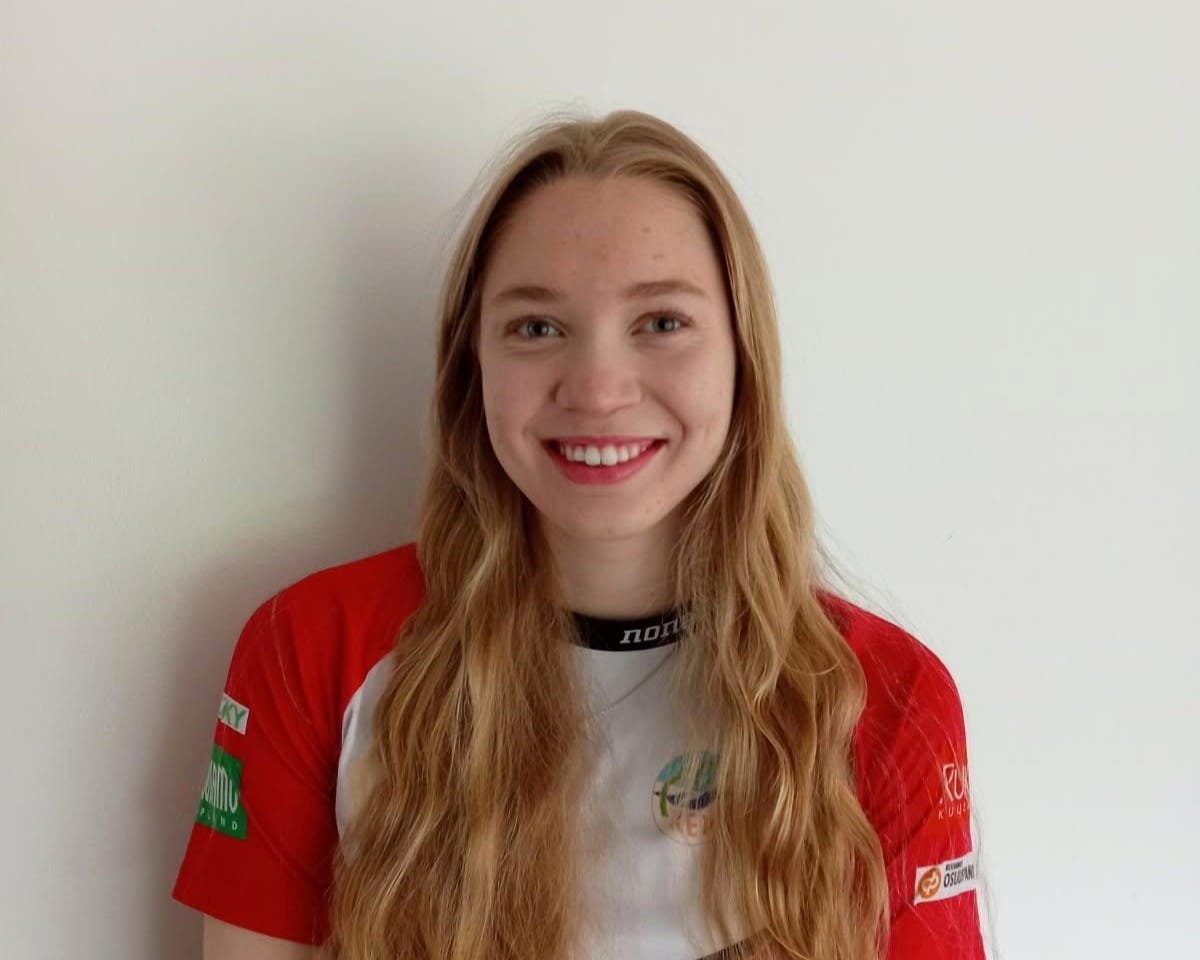 18-vuotias Ellen Luukkonen on treenannut viime aikoina kaksistaan valmentajan kanssa. Vielä pari vuotta sitten tavoitteellisesti harjoittelevia uimareita oli kourallinen.