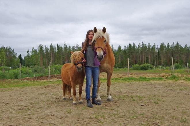 Hilja Neuvonen toimii 4H-yrittäjänä Alajärven Uusikylällä.