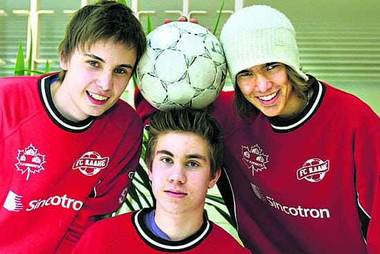 Jaakko Remahl (vas.), Heikki Ronkainen ja Juho Heiskanen saivat lisää harjoitusmotivaatio Espanjasta.